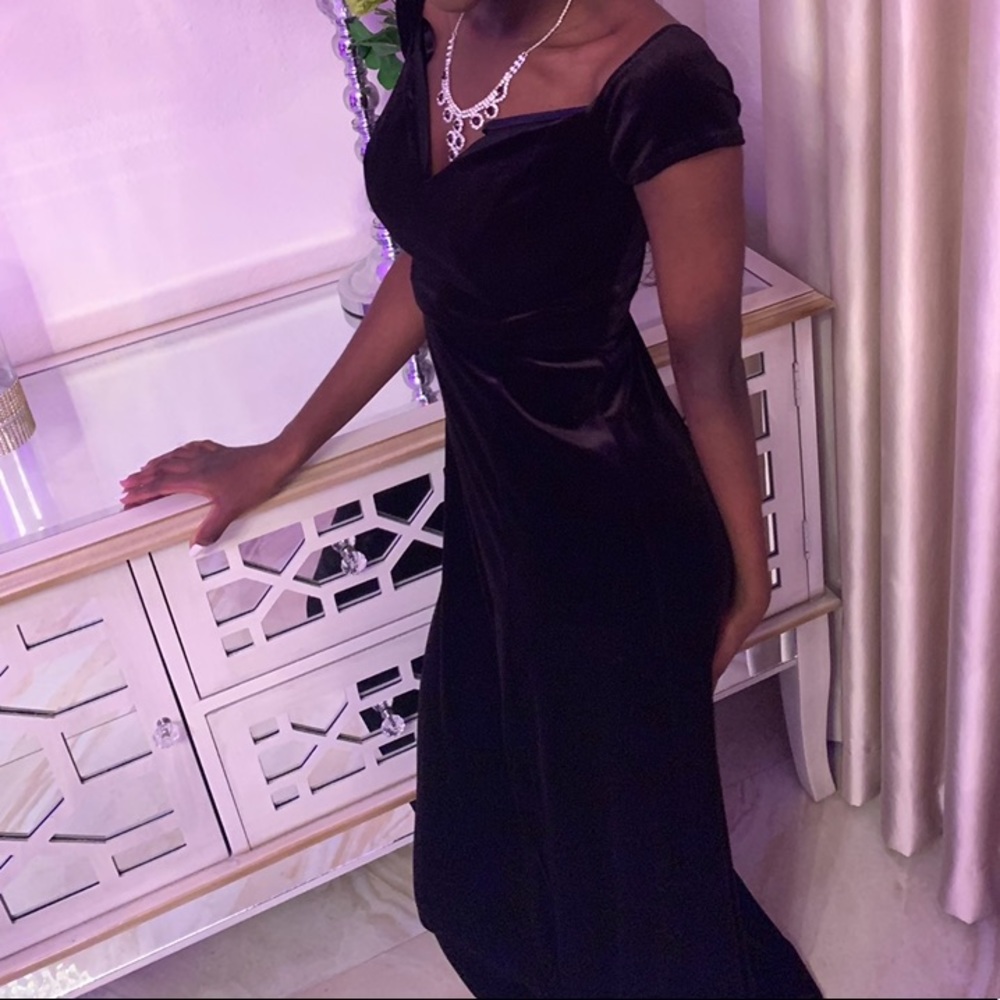 Long black Elegant dress